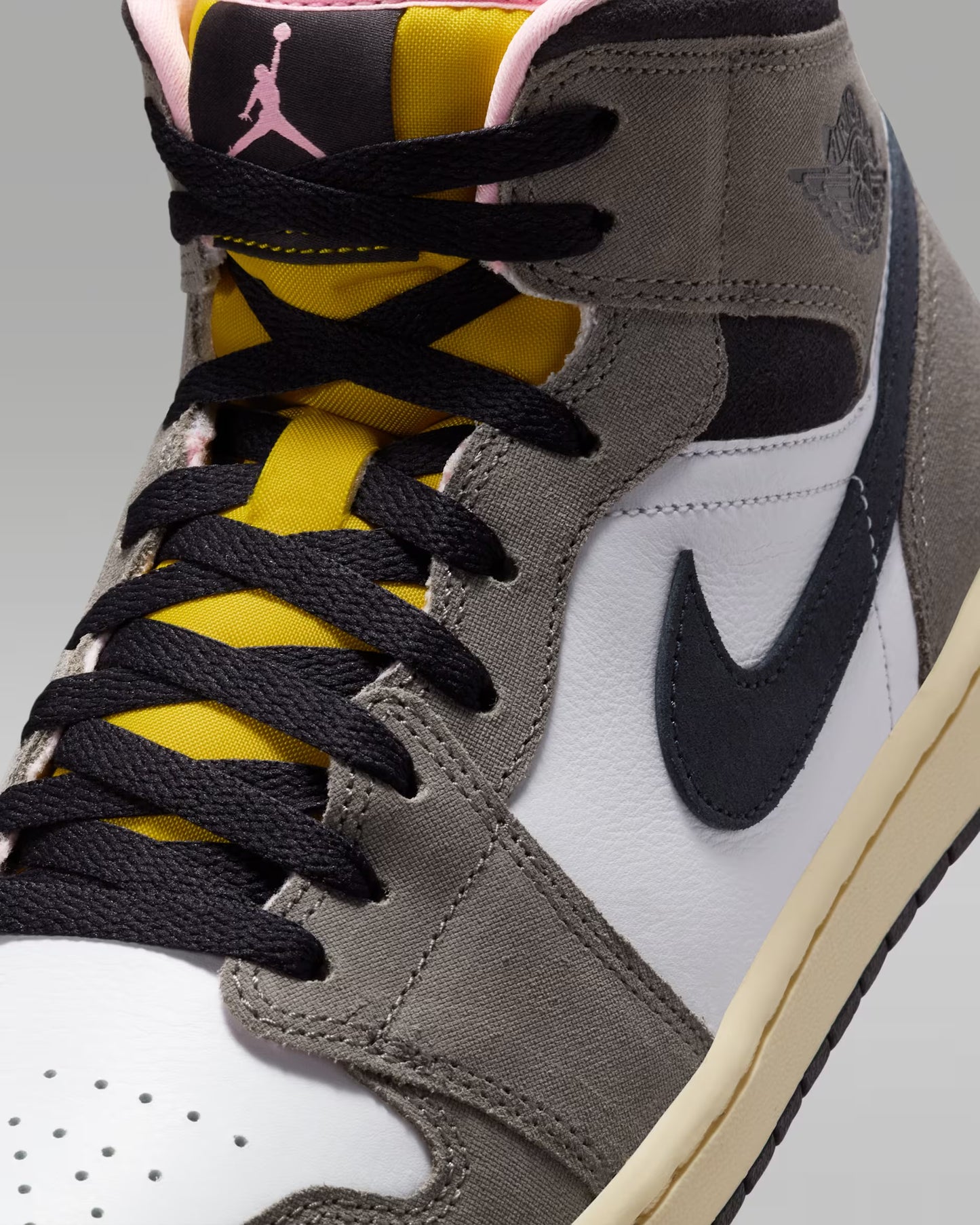 Air Jordan 1 Mid SE