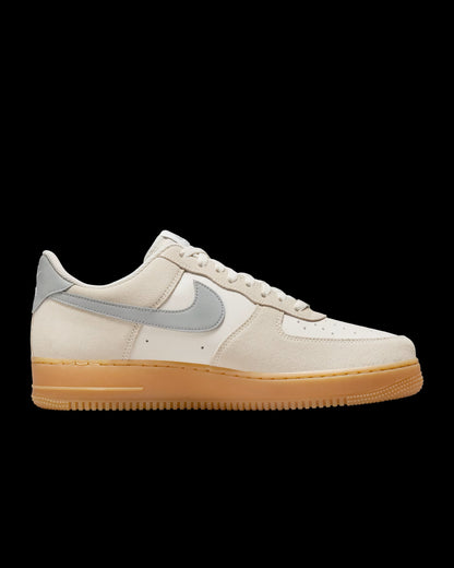 Nike Air Force 1 ’07 LV8 Sneakers