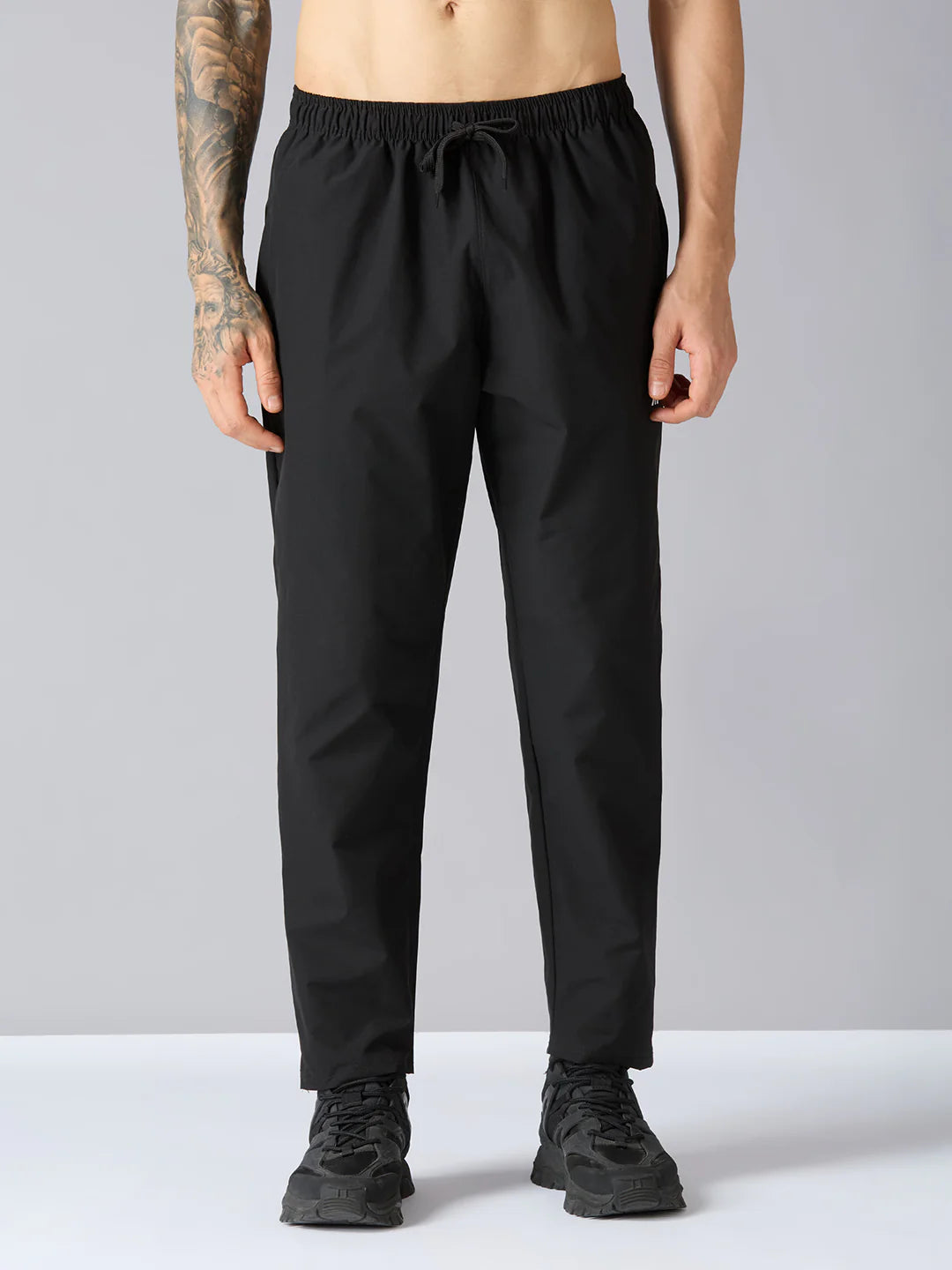 MEN’S BAGGY TRACK PANTS – STRAIGHT FIT, MAXIMUM FREEDOM