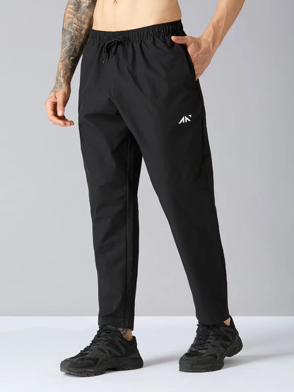MEN’S BAGGY TRACK PANTS – STRAIGHT FIT, MAXIMUM FREEDOM